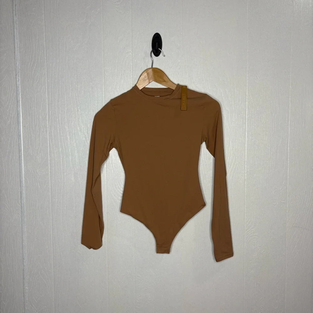 NWT Skims fits everybody long sleeve Crewneck bodysuit size small Sienna - Picture 2 of 11